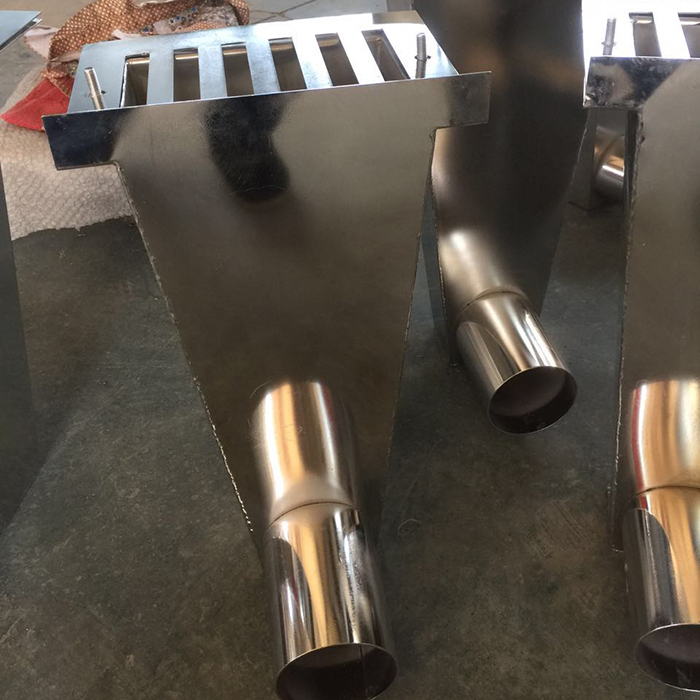 不锈钢侧排雨水斗